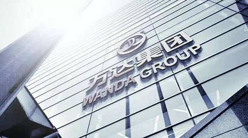 “今天一早到公司，上級(jí)領(lǐng)導(dǎo)就通知要裁員，領(lǐng)導(dǎo)和人力資源部門的人在房間里，把員工一個(gè)個(gè)單獨(dú)叫過去談話，并且告訴我們簽不簽協(xié)議都一樣要走人，不簽協(xié)議也沒用，公司會(huì)單方面終止合同。如果不簽的話，會(huì)把合同快遞到家庭地址。現(xiàn)在已經(jīng)通知1000多名員工了。”