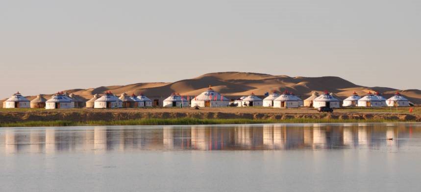 沙恩國際莊園攜手2018圣牧杯國誼賽暨首屆烏蘭布和沙漠沙產(chǎn)業(yè)博覽會(huì)新聞發(fā)布