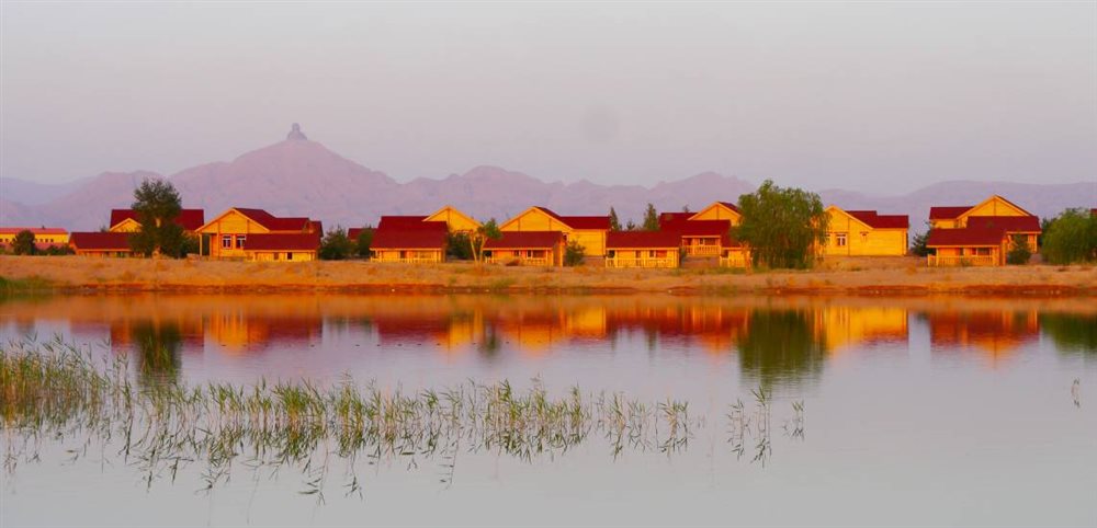 沙恩國際莊園攜手2018圣牧杯國誼賽暨首屆烏蘭布和沙漠沙產(chǎn)業(yè)博覽會(huì)新聞發(fā)布