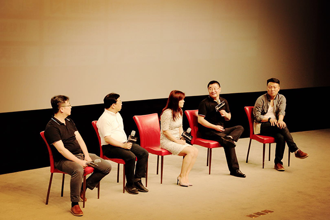 據(jù)主辦方透露，此部電影主要講述了一個(gè)80后影視公司老板，因欠巨額債務(wù)無(wú)力還款而被高利貸催債，緊要關(guān)頭偶然回憶起自己曾經(jīng)有上千個(gè)比特幣，但忘記了密碼！之后開(kāi)始用一系列辦法尋找比特幣密碼。期間不斷迷失自我，想重新包裝以前的項(xiàng)目，這個(gè)過(guò)程中經(jīng)歷了幣圈、鏈圈、礦圈跌宕起伏的戲劇性生活，費(fèi)了九牛二虎之力，募集了一大批比特幣，而正準(zhǔn)備變現(xiàn)還錢重啟大項(xiàng)目時(shí)，又碰到94事件，經(jīng)過(guò)激烈的內(nèi)心掙扎，不得不退幣！退幣后又去俄羅斯嘗試用催眠術(shù)找回自己的密碼……尋找比特幣密碼其實(shí)也是主人公找回人生密碼、事業(yè)密碼以及發(fā)現(xiàn)區(qū)塊鏈技術(shù)革命的過(guò)程。