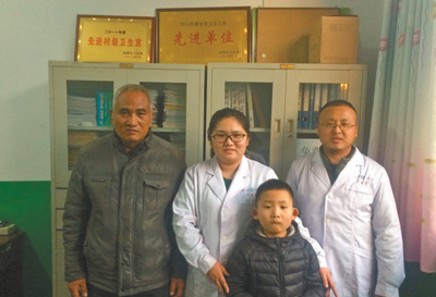 說說咱的新開始新希望村里有1800多人，每天來看病買藥的就有幾十個(gè)?！敖o村民建檔也歸我們管，要是碰上出不了門的，我們還得上門給病人瞧病?！?【詳細(xì)】