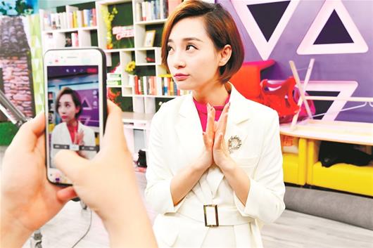 風(fēng)口上的抖音紅人們：15秒素人變網(wǎng)紅 收入讓人艷羨