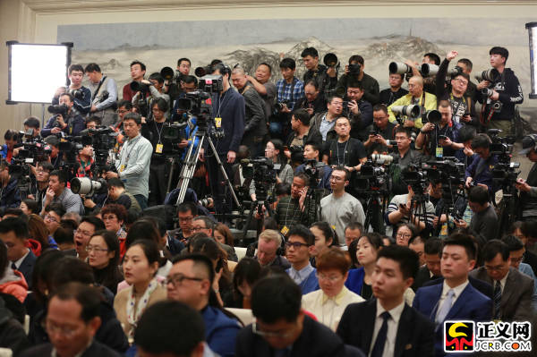 十三屆全國人大一次會議舉行新聞發(fā)布會