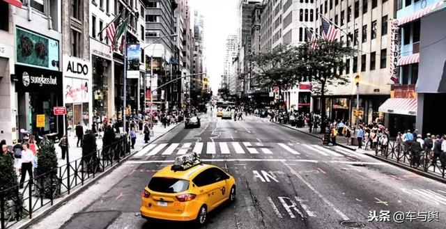 2018危機(jī)公關(guān)啟示：開(kāi)車(chē)請(qǐng)系好安全帶！