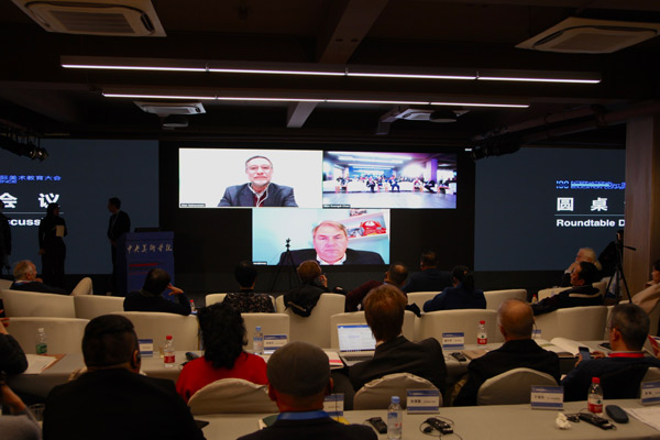 匯國際美育專家 聚藝術(shù)機構(gòu)大咖——藝術(shù)管理論壇共商“藝術(shù)機構(gòu)的教育本質(zhì)”