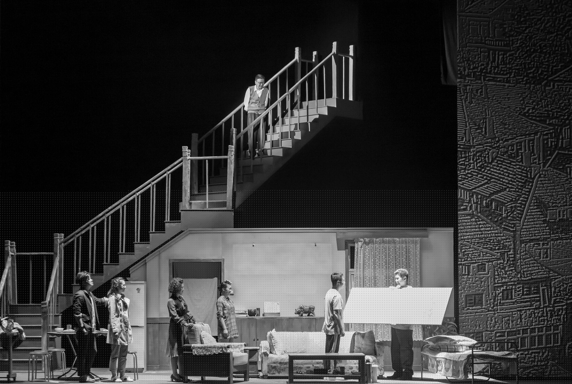 原創(chuàng)話劇《遙遠(yuǎn)的她》首演青島市話劇院昨日發(fā)布全年演出計(jì)劃