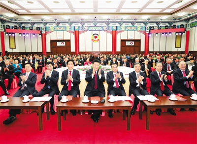 全國政協(xié)舉行新年茶話會(huì)習(xí)近平發(fā)表重要講話李克強(qiáng)栗戰(zhàn)書王滬寧趙樂際韓正王岐山出席汪洋主持