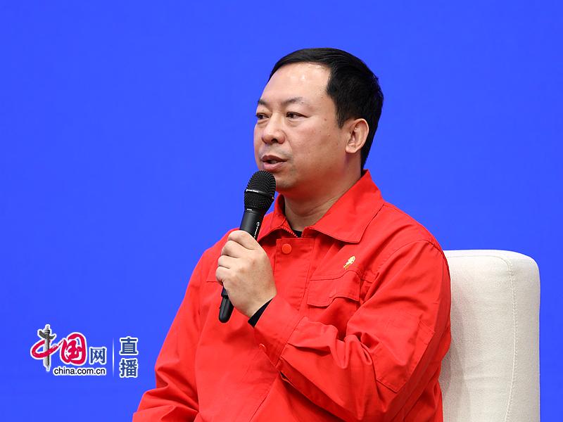 新聞辦就“改革開(kāi)放與中國(guó)高技能人才隊(duì)伍建設(shè)”舉行中外記者見(jiàn)面會(huì)