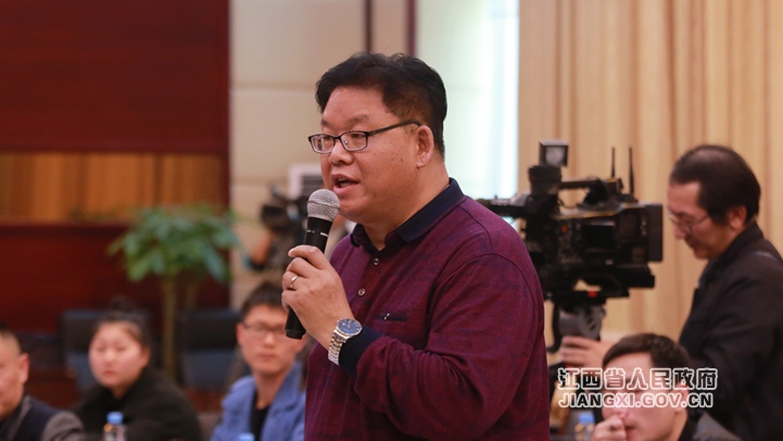 《關(guān)于保護(hù)企業(yè)家合法權(quán)益 激發(fā)優(yōu)秀企業(yè)家精神的實施意見》政策解讀新聞發(fā)