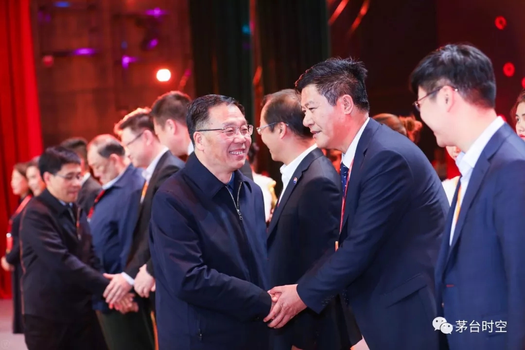 清晰的＂茅臺(tái)信號(hào)＂已發(fā)出 ，2018茅臺(tái)經(jīng)銷商大會(huì)閉幕