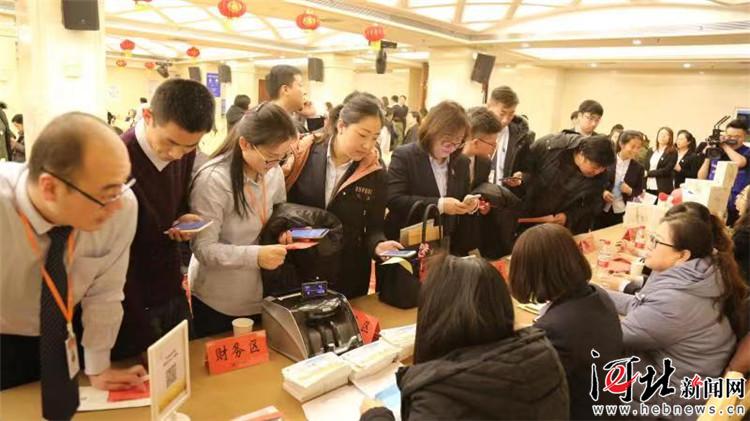 華中集團(tuán)推出“華中百歲米”正式進(jìn)軍現(xiàn)代農(nóng)業(yè)產(chǎn)業(yè)（組圖）