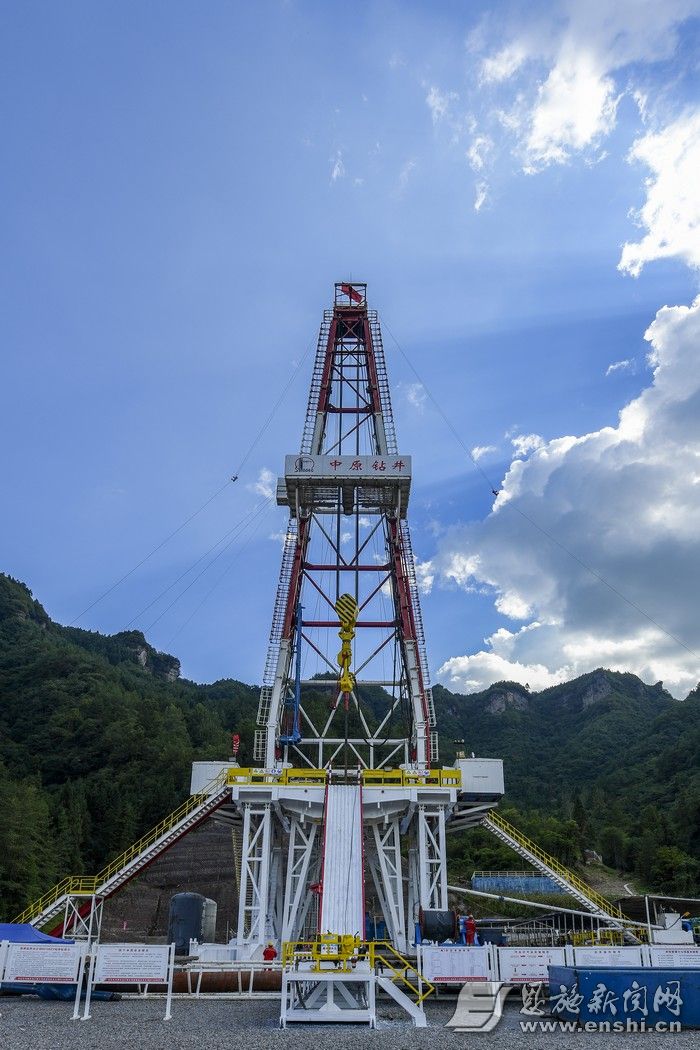 正在鉆探的&ldquo;楓1井&rdquo;（牟聯(lián)文攝）
