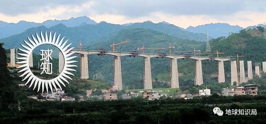 多條高鐵正式通車：路，只修一條是不夠的