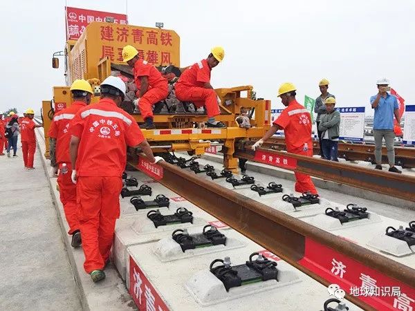 多條高鐵正式通車：路，只修一條是不夠的