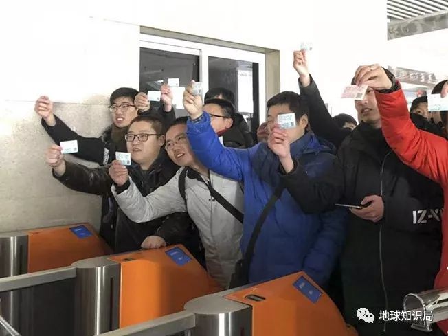 多條高鐵正式通車：路，只修一條是不夠的