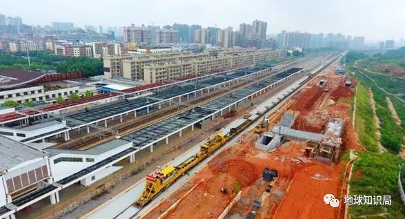 多條高鐵正式通車：路，只修一條是不夠的