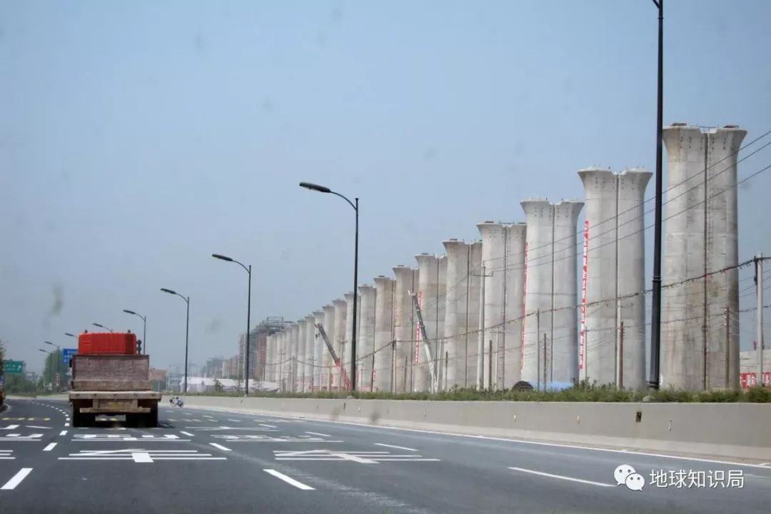 多條高鐵正式通車：路，只修一條是不夠的