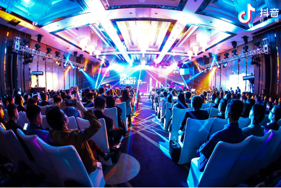 抖音區(qū)域互動(dòng)營(yíng)銷爆款法則解密