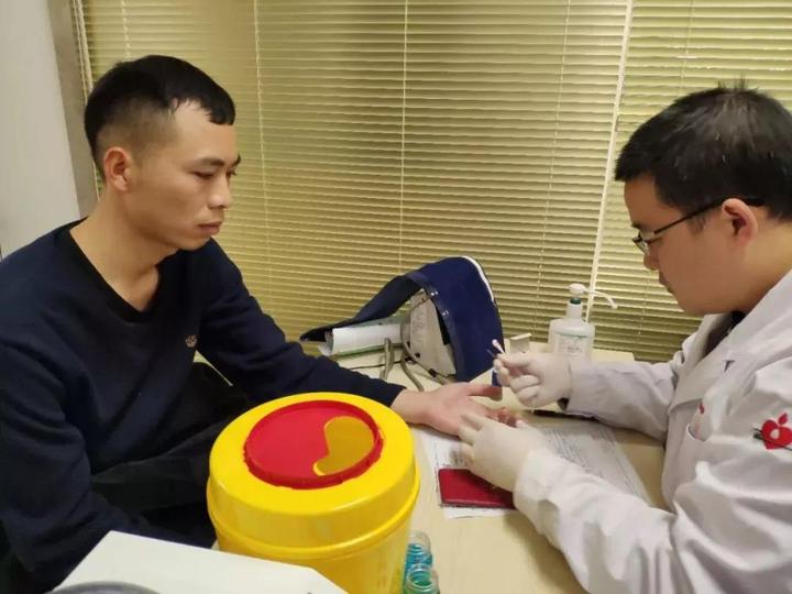 “小屁蛋”急尋救命血清 關鍵時刻站出來的是位空軍叔叔