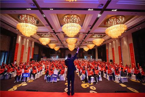 微世界新零售商學(xué)院:微商從業(yè)者一站式在線培訓(xùn)服務(wù)平臺