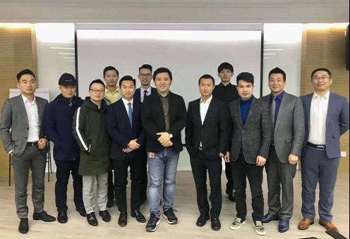 微世界新零售商學(xué)院:微商從業(yè)者一站式在線培訓(xùn)服務(wù)平臺