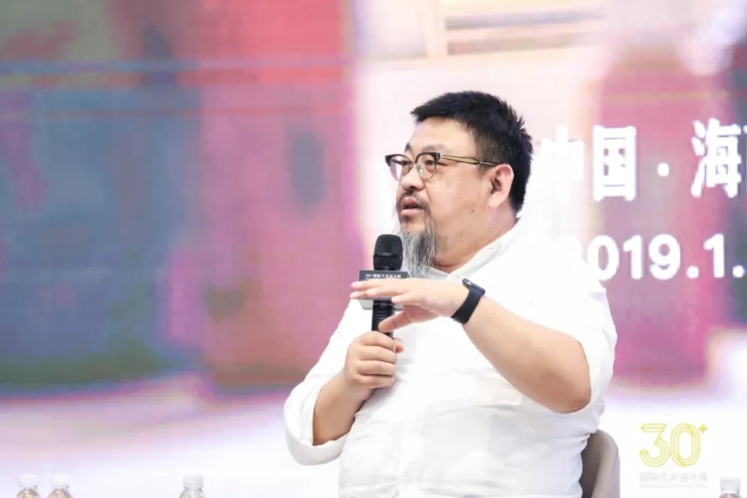 清華大學(xué)美術(shù)學(xué)院副院長方曉風(fēng)