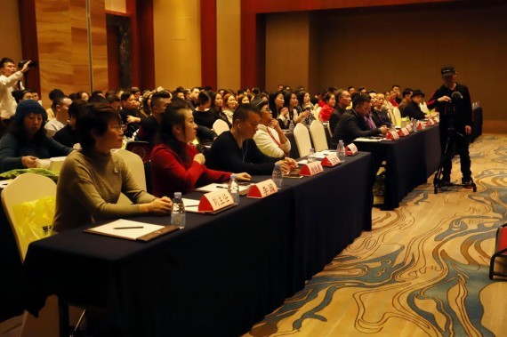 “聚勢明道 賦能共生—2019年深圳原創(chuàng)設(shè)計(jì)發(fā)展趨勢高峰論壇”成功舉辦