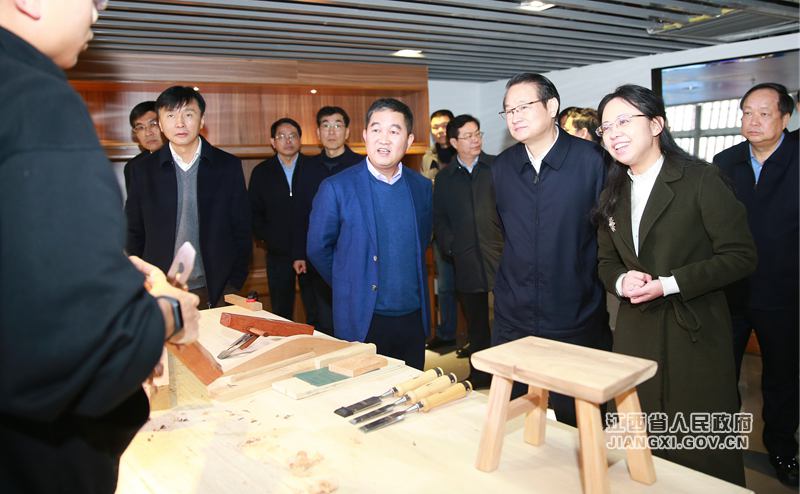 迎難而上 開(kāi)拓創(chuàng)新 奮力實(shí)現(xiàn)“開(kāi)門(mén)紅” 圖片新聞 江西省人民政府