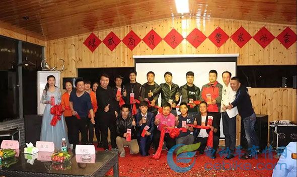 回顧2018，綠駒一步一個(gè)腳?。≌雇?019，綠駒行在路上！斗志昂揚(yáng)！