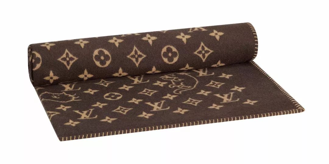 從不缺席的時髦“周邊”