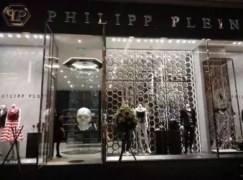 甄子丹為這個辱華品牌走秀，僅10秒鐘引發(fā)軒然大波！