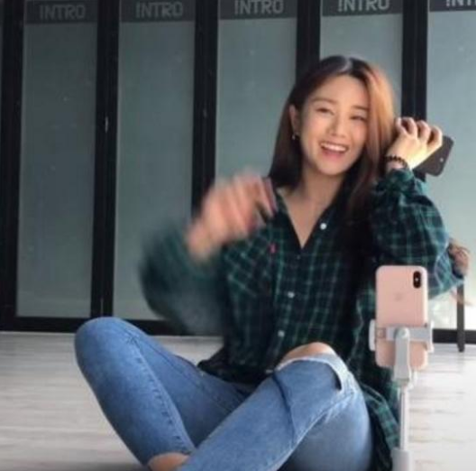 拿下年度女主播榜首 單月吸粉700萬 張禾禾現(xiàn)在是抖音一姐了？