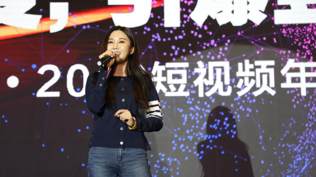 拿下年度女主播榜首 單月吸粉700萬 張禾禾現(xiàn)在是抖音一姐了？