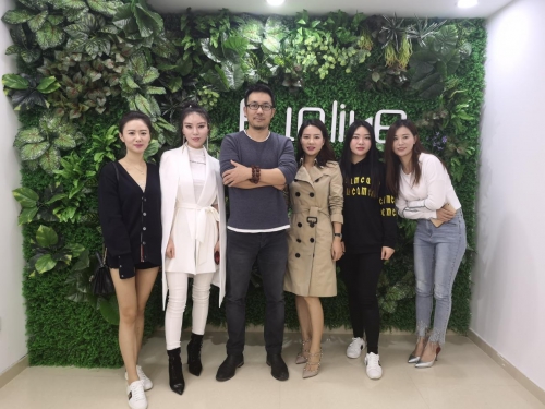 紛來(lái)首批經(jīng)紀(jì)人入駐,“精灌”營(yíng)銷(xiāo)取代廣告營(yíng)銷(xiāo)