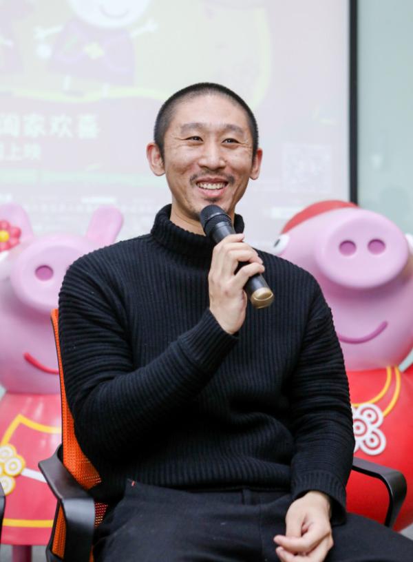 《啥是佩奇》刷屏，是溫情幽默的營(yíng)銷還是對(duì)城鄉(xiāng)鴻溝的消費(fèi)