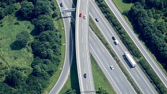 廣州北環(huán)高速?gòu)V清立交橋搶修完工