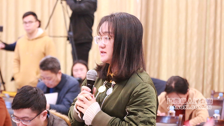 江西2套記者_(dá)副本.jpg 2018年全省經(jīng)濟(jì)運(yùn)行情況新聞發(fā)布會(huì)在南昌舉行 圖文實(shí)錄 江西省人民政府