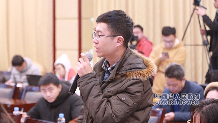 江西電臺(tái)記者_(dá)副本.jpg 2018年全省經(jīng)濟(jì)運(yùn)行情況新聞發(fā)布會(huì)在南昌舉行 圖文實(shí)錄 江西省人民政府