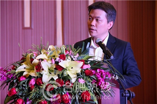 無界零售資深專家上海提點(diǎn)科技總裁李丹上臺(tái)發(fā)言