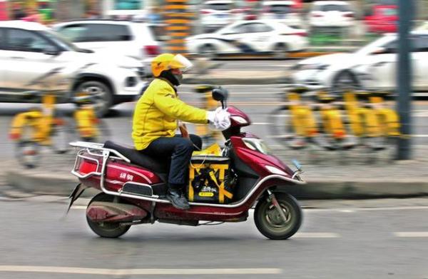 澎湃思想周報｜要不要謝外賣員？卡溫頓男子高中羅生門事件