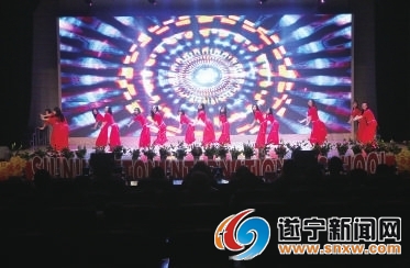 3.jpg 遂寧市第一人民醫(yī)院2018年度總結表彰大會暨2019年迎新文藝匯演側記