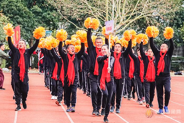 競(jìng)技場(chǎng)上 奔跑迎新