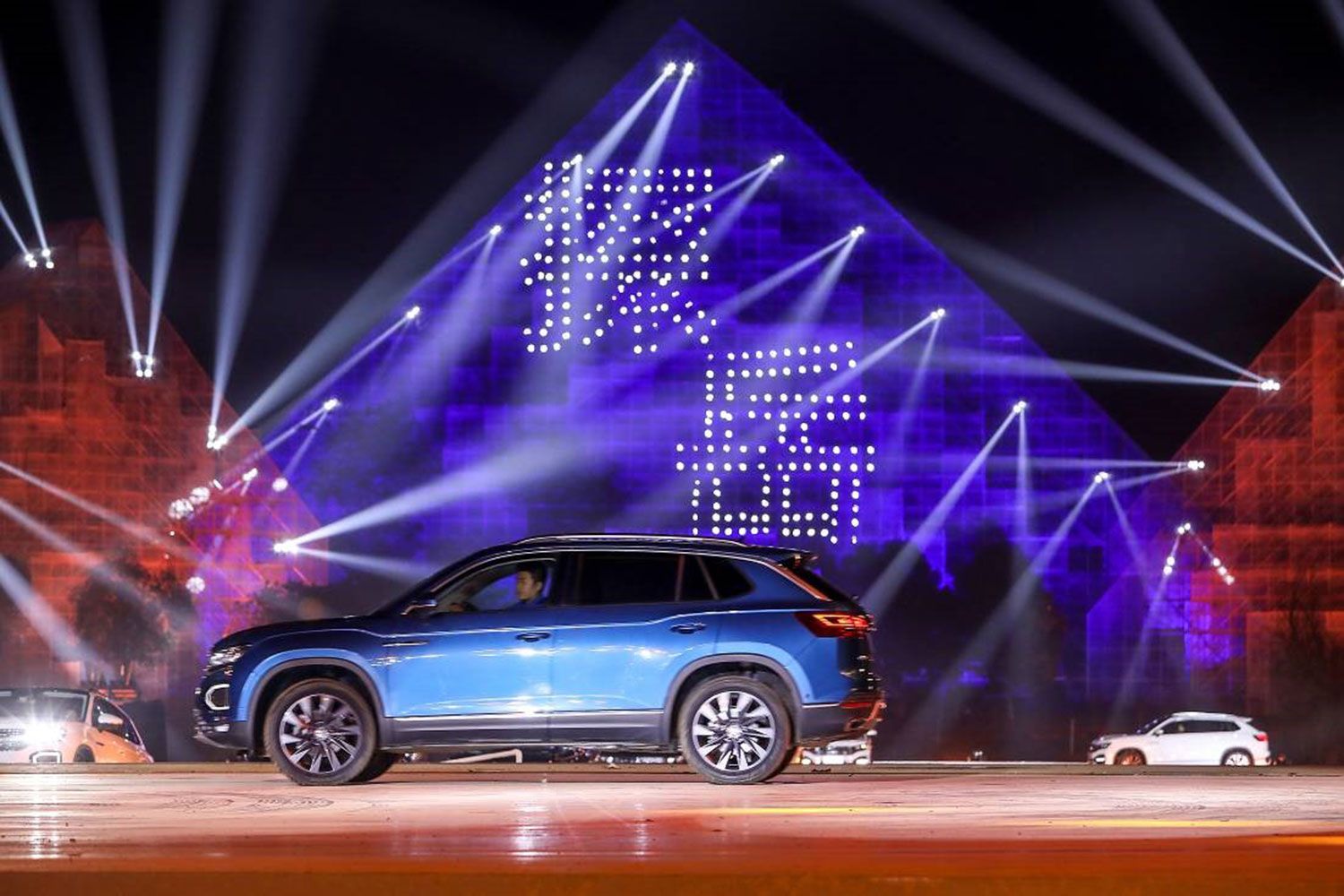 大眾新聞年會溫暖車市寒冬