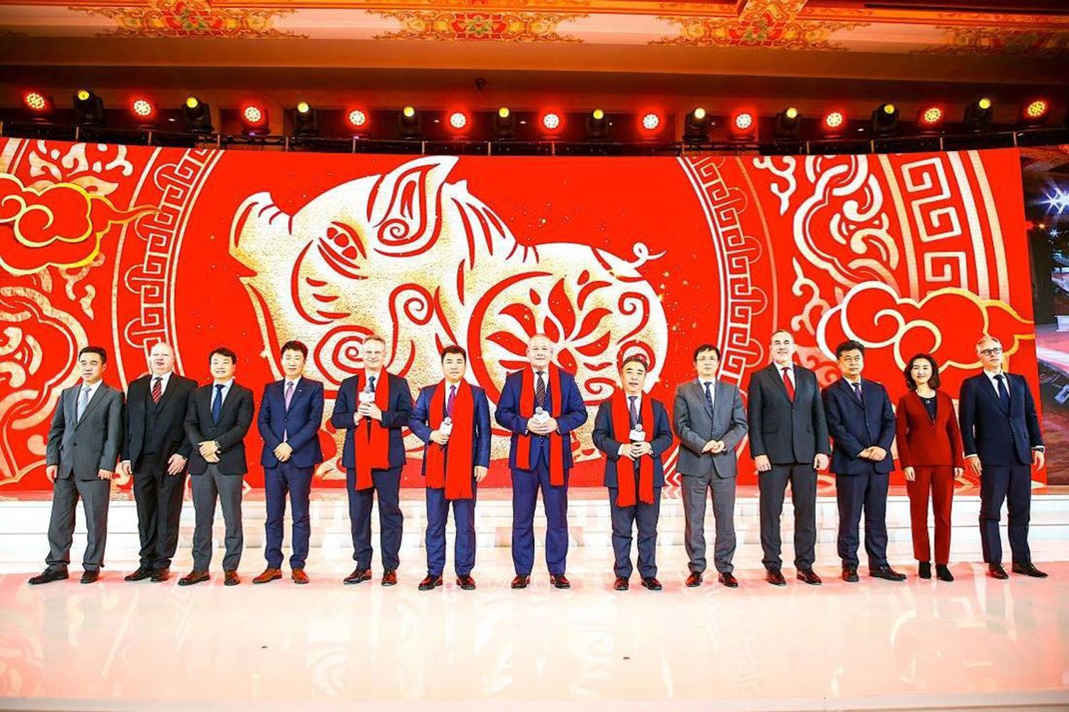 大眾新聞年會溫暖車市寒冬