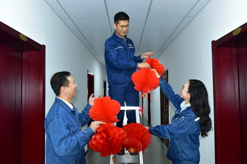 天南地北石油人：實(shí)干開(kāi)新局 平安迎新春