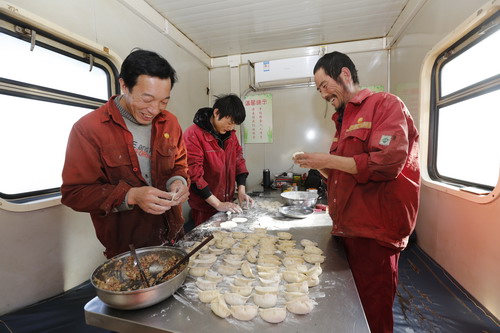 天南地北石油人：實(shí)干開(kāi)新局 平安迎新春