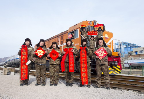 天南地北石油人：實(shí)干開(kāi)新局 平安迎新春