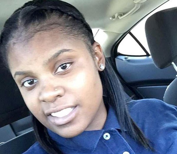 美國(guó)白人警察扣押黑人女孩車輛并發(fā)布侮辱性言語(yǔ)