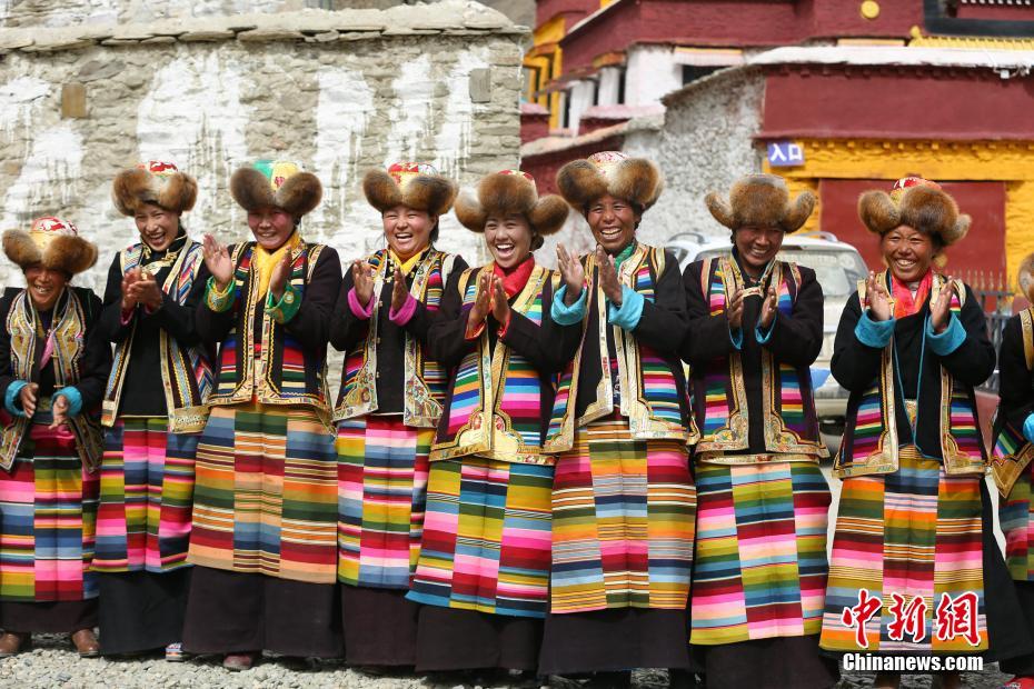 藏歷新年 西藏“吐蕃故里”上演古老傳統(tǒng)體育“鬧”新年