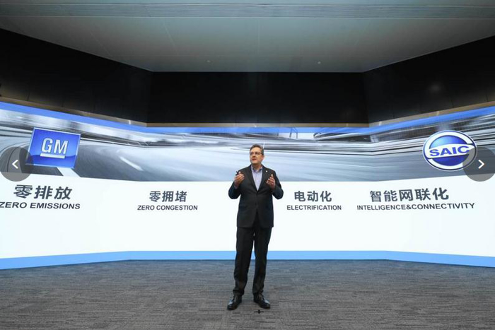 泛亞金橋園區(qū)于今年4月正式投入使用，聚焦于未來前瞻設(shè)計、造型及工程研發(fā)能力的提升，擁有前瞻及造型設(shè)計開發(fā)、軟件中心、前期架構(gòu)開發(fā)、縮比模型風(fēng)洞、電子電器開發(fā)等眾多關(guān)鍵研發(fā)設(shè)備。目前研發(fā)體系已形成1個泛亞，2個園區(qū)（金橋園區(qū)-工程協(xié)同、造型設(shè)計及軟件開發(fā)園區(qū)；唐鎮(zhèn)園區(qū)-整車及子系統(tǒng)、零部件開發(fā)驗證園區(qū)），3個分中心（沈陽、煙臺、武漢），4個試驗基地（廣德試車場、黑河寒區(qū)試驗基地、吐魯番熱區(qū)試驗基地和格爾木高原試驗基地）的布局。